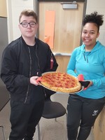 Students Make Pizza